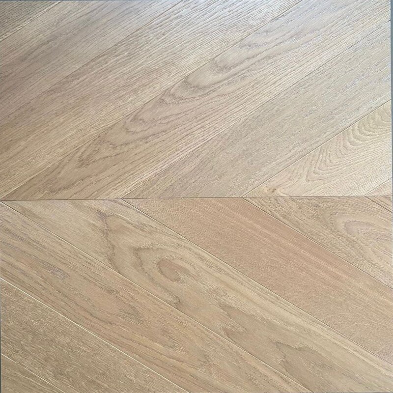 CROWNWOOD Urban Французская елка (45°) Дуб Honey селект, Лак 785 x 125 x 14 / 1.57м2