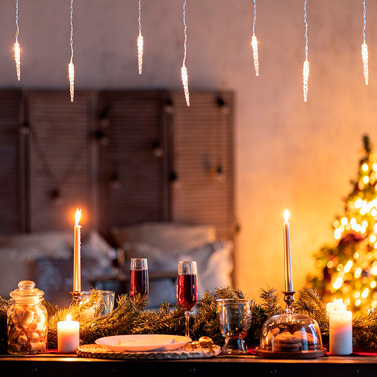 Электрогирлянда "сосульки" 1,5*0,25 м, 10 теплых ламп, шнур прозр. (1/100) "neon-night" 303-067