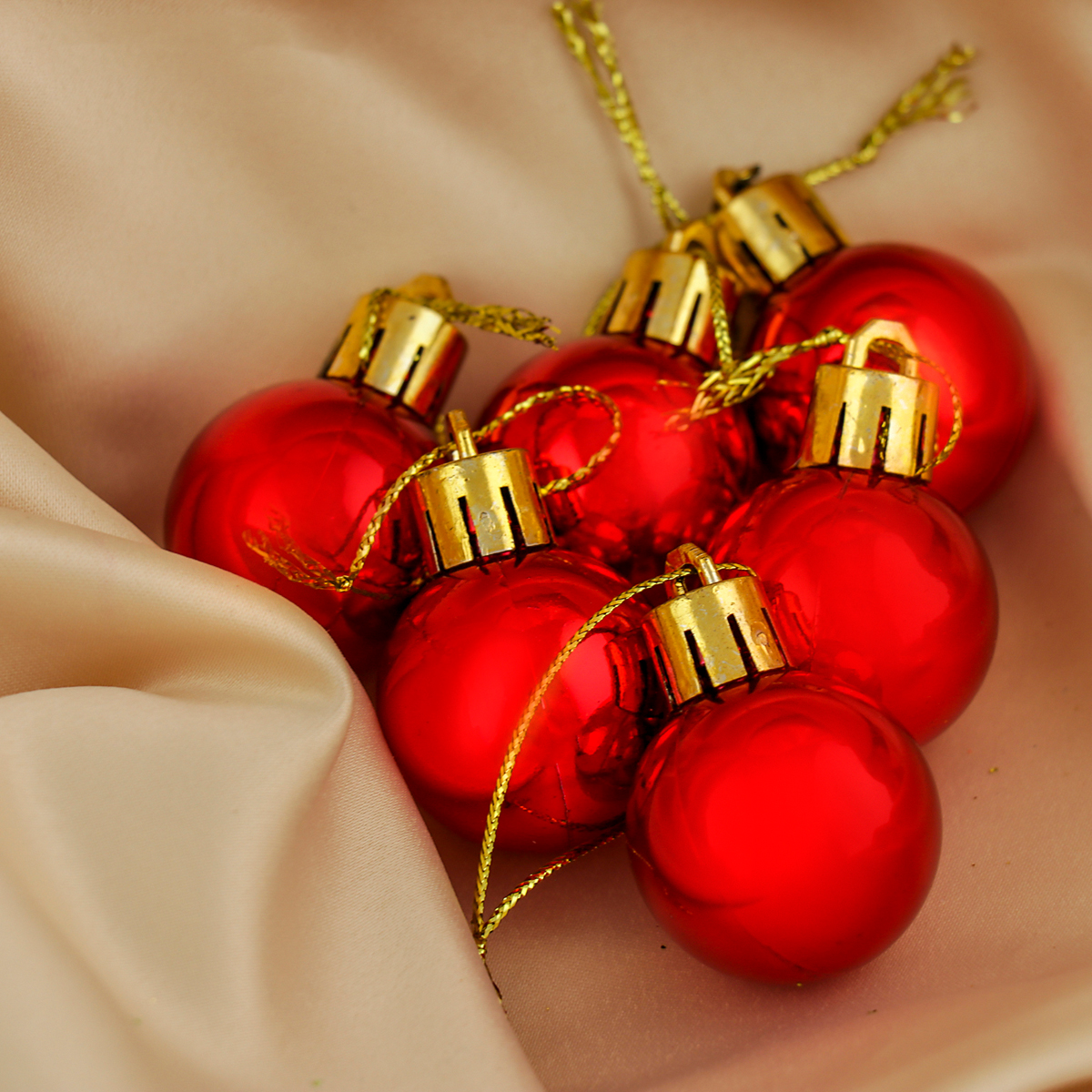 Шары новогодние d-3 см (набор 6 шт.) "глянец" красный  "зимнее волшебство" 3505655